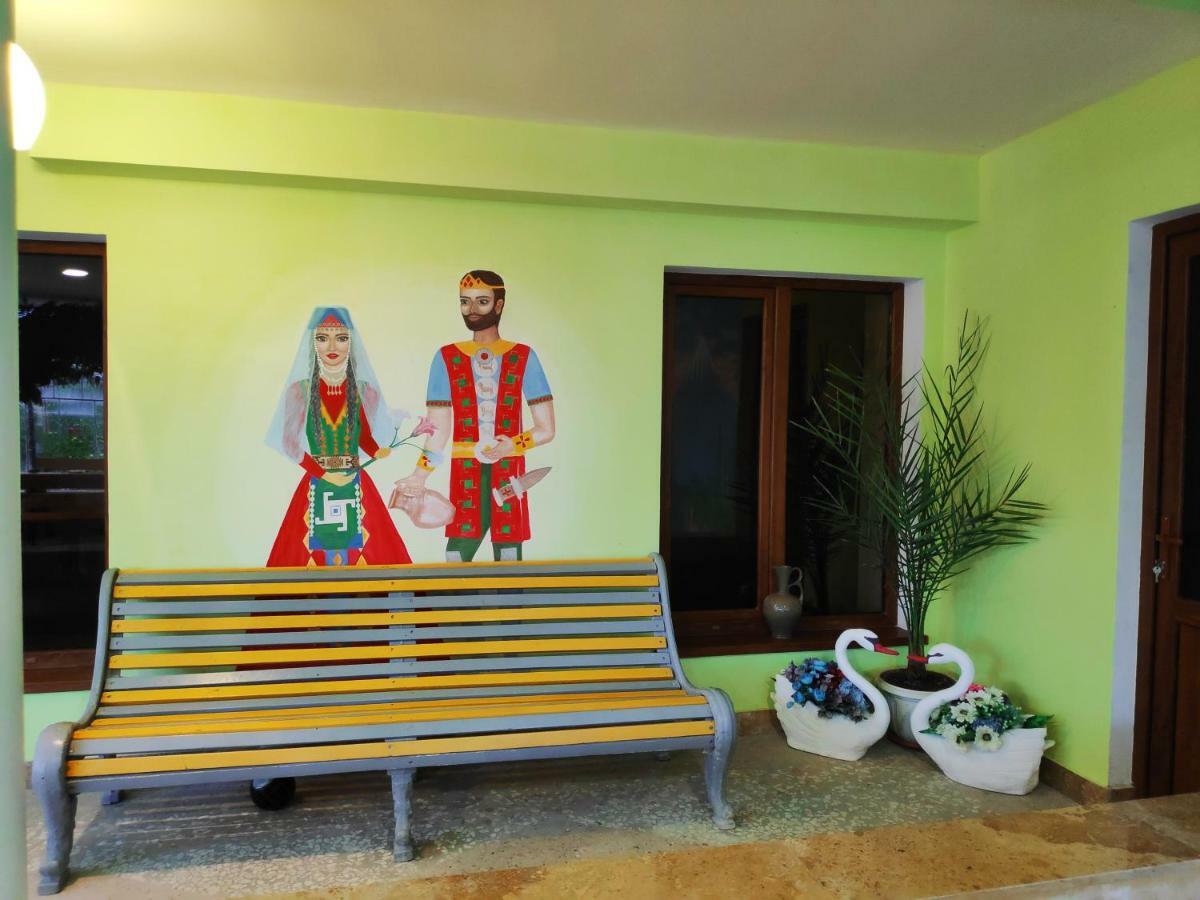 Happy House Hotel Ch'iva Bagian luar foto