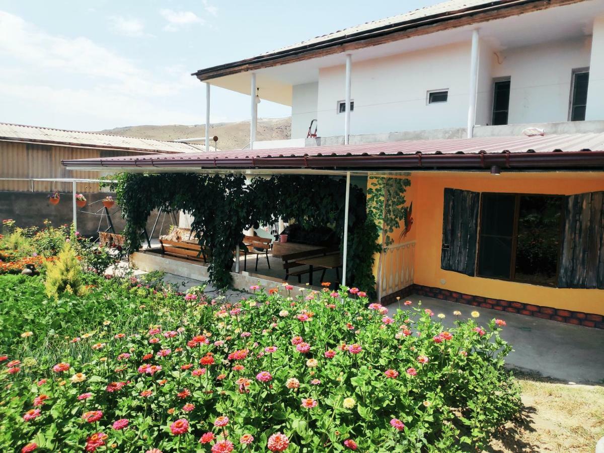 Happy House Hotel Ch'iva Bagian luar foto