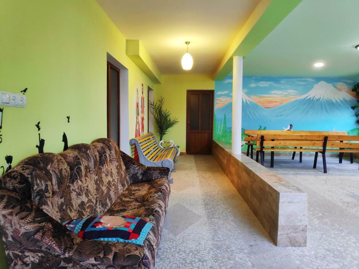 Happy House Hotel Ch'iva Bagian luar foto